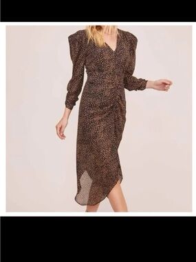 NWT ASTR the Label Ruched Front Midi Dress in Black/Taupe print
Size XL